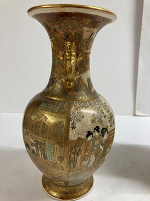 Lot 140 - A pair of Japanese Satsuma ware vases