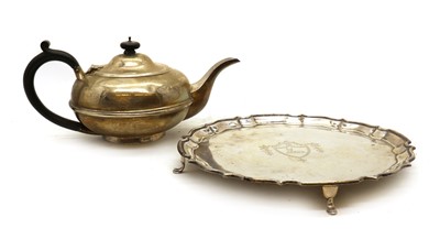 Lot 124 - A George V silver teapot