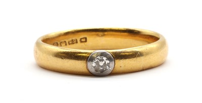 Lot 49 - A 22ct gold wedding ring