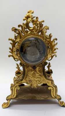 Lot 205 - A French ormolu mantle clock