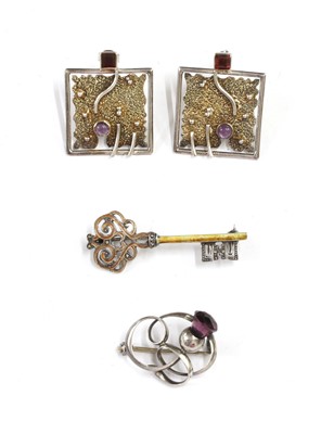 Lot 283 - A collection of silver and costume jewellery