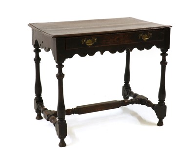 Lot 336 - An oak table