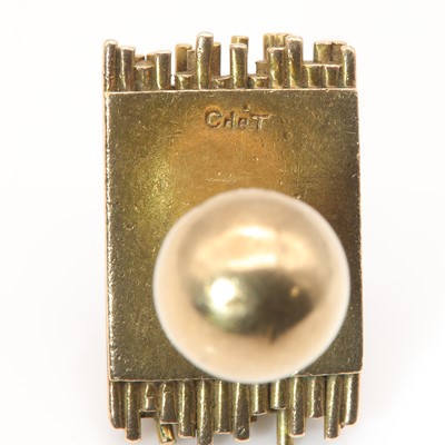Lot 198 - A pair of 9ct gold cufflinks, by Charles de Temple, c.1960