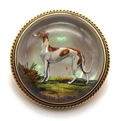 Lot 97 - A Victorian reverse painted crystal intaglio or Essex crystal brooch