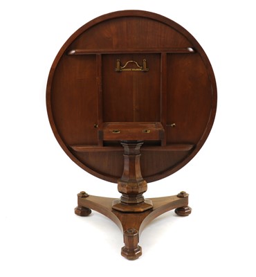 Lot 449 - A William IV rosewood centre table