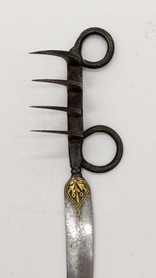 Lot 124 - An Indian Bichaq 'Tiger's Claw' dagger