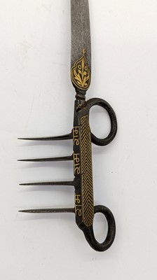 Lot 124 - An Indian Bichaq 'Tiger's Claw' dagger