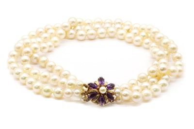 Lot 213 - A three row cultured pearl choker necklace