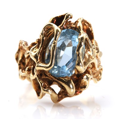 Lot 191 - An American blue topaz ring, c.1970