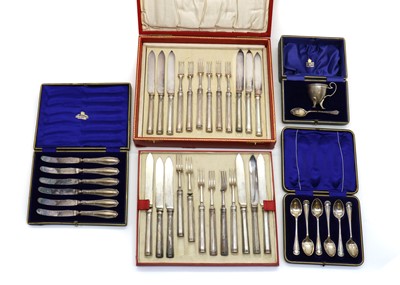 Lot 13 - A collection of cased silver flatware