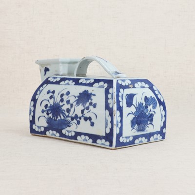 Lot 33 - A Chinese blue and white bourdaloue