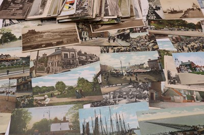 Lot 299 - A quantity of mainly Edwardian postcards