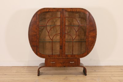 Lot 184 - An Art Deco display cabinet
