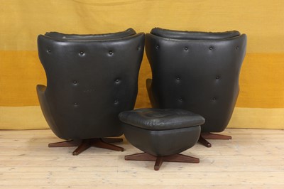 Lot 413 - A pair of Parker Knoll loungers