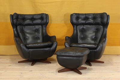 Lot 413 - A pair of Parker Knoll loungers