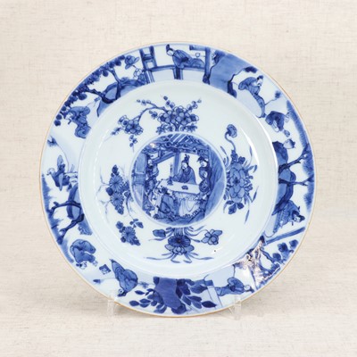 Lot 221 - A Chinese blue and white plate