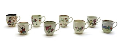 Lot 216 - A collection of Worcester porcelain teacups