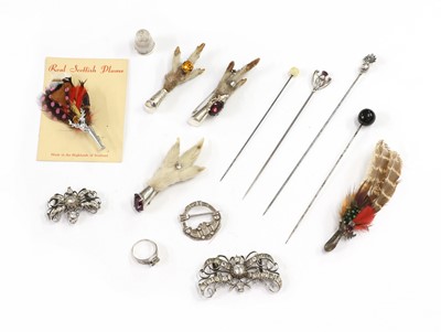 Lot 275 - A collection of jewellery