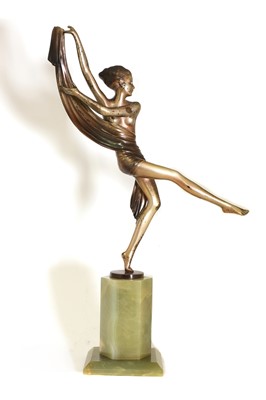 Lot 180 - An Art Deco cold-painted 'scarf dancer'