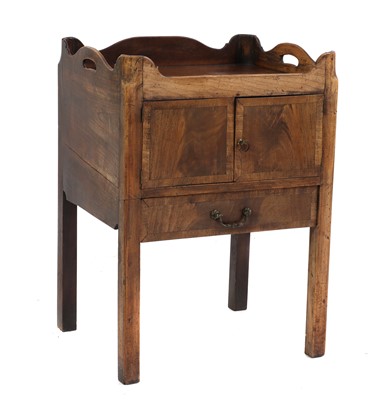 Lot 422 - A George III mahogany bedside cabinet