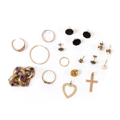 Lot 274 - A collection of jewellery