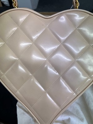 Lot 1452 - A Chanel pink leather heart bag