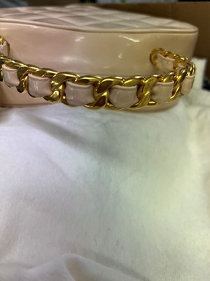 Lot 1452 - A Chanel pink leather heart bag