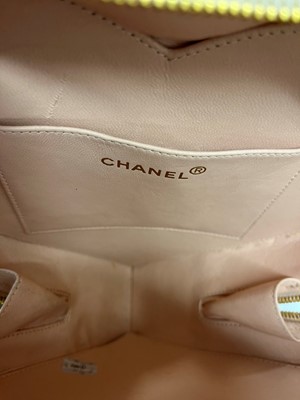 Lot 1452 - A Chanel pink leather heart bag