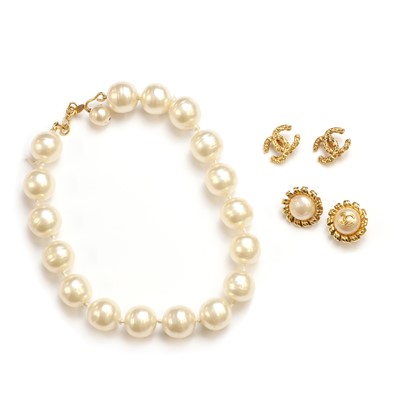 Lot 1102 - A collection of Chanel jewellery