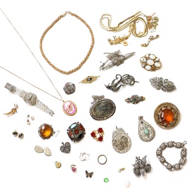 Lot 319 - A collection of jewellery