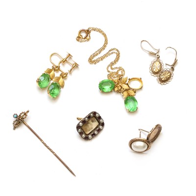 Lot 319 - A collection of jewellery