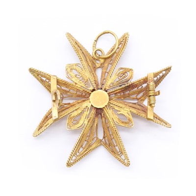 Lot 248 - A gold Maltese filigree cross brooch/pendant