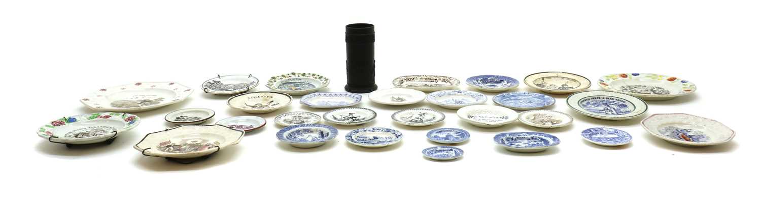 Lot 226 - A Wedgewood black basalt vase