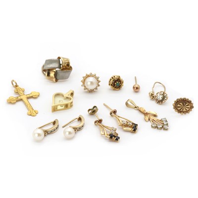 Lot 318 - A collection of gold jewellery