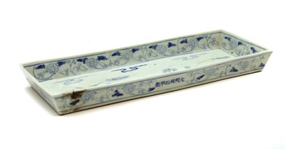 Lot 99 - A Chinese blue and white porcelain tray