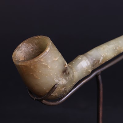 Lot 43 - A Zulu carved soapstone pipe