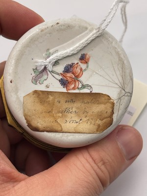 Lot 25 - Lord Byron interest: a Staffordshire enamel box