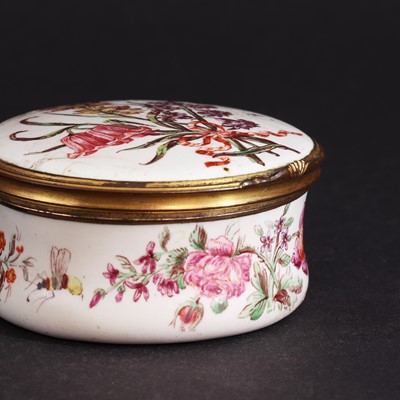 Lot 25 - Lord Byron interest: a Staffordshire enamel box