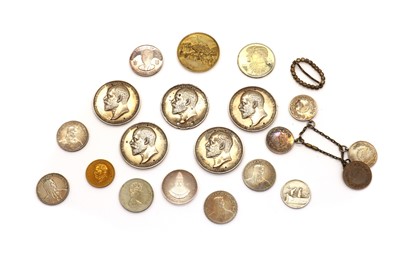 Lot 154 - A collection of medals and coins