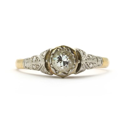 Lot 52 - A gold single stone diamond ring