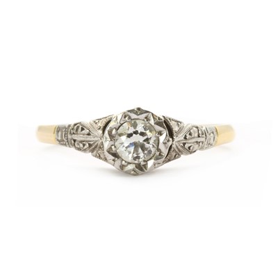 Lot 54 - A gold single stone diamond ring