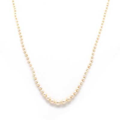 Lot 85 - A single row graduated natural saltwater pearl necklace