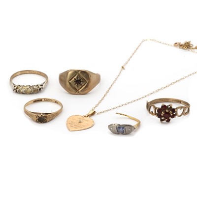 Lot 321 - A collection of gold jewellery