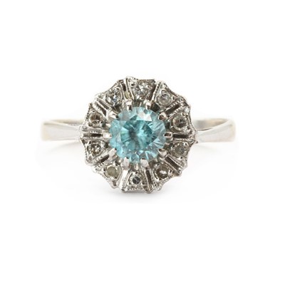 Lot 30 - A white gold blue zircon and diamond ring