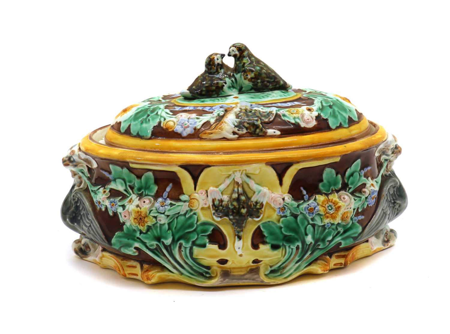 Lot 179 - A Wedgewood porcelain game pie tureen