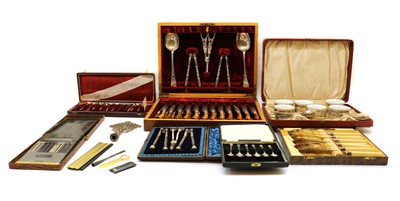 Lot 32 - A quantity of silver and silver plated cased flatware