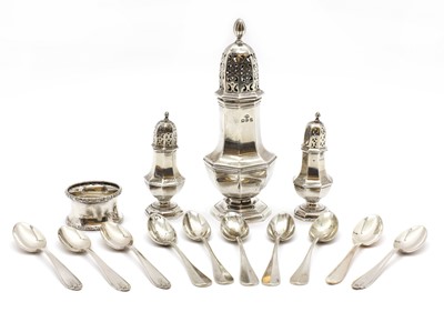 Lot 73 - An assorted collection of silver