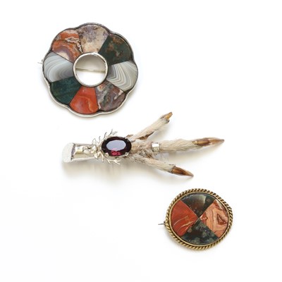 Lot 240 - A collection of Scottish brooches