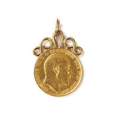 Lot 367 - A gold half sovereign pendant