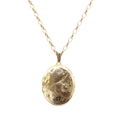 Lot 286 - A 9ct gold locket and chain